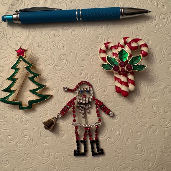 Vintage Christmas jewelry pins - Picture 7 of 8